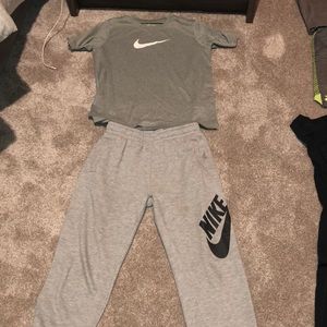 Nike teeshirt dry fit with Nike sweat pants